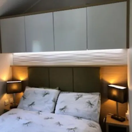Lakeside Escape Дом отдыха Милом